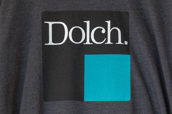 dolch_tee_closeup