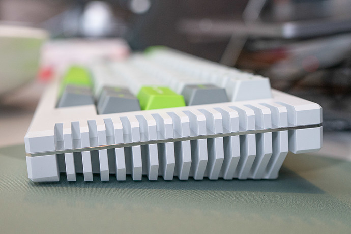 garbo_thermal_lime_compressed-side