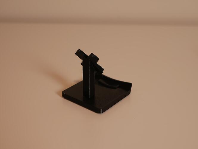 Desk-Cookies-3D-Printed-Low-Profile-Universal-Mouse-Stand-Black-9