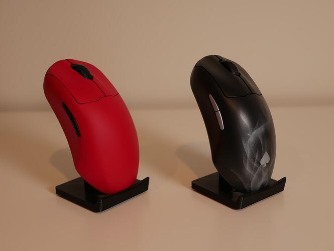 Desk-Cookies-3D-Printed-Low-Profile-Universal-Mouse-Stand-Black-5