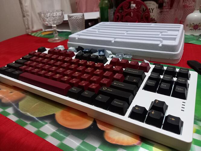 Loga Pro TKL Red Samurai