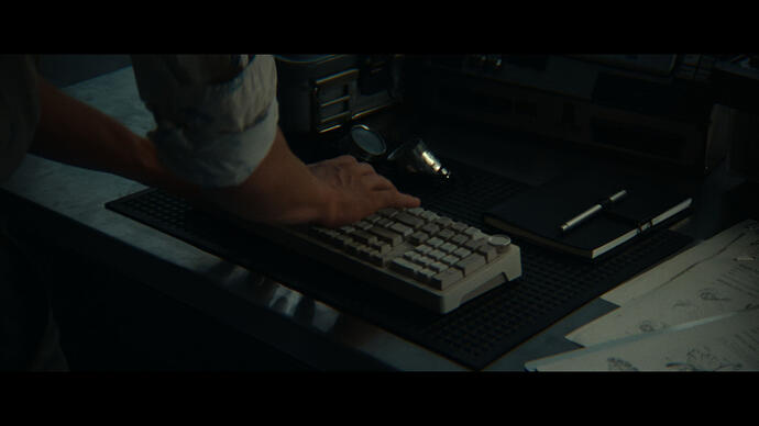 movie_spots_008_alien_earth_04