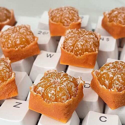 A square orange keycap (5)