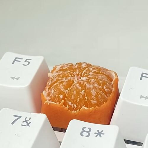 A square orange keycap (1)