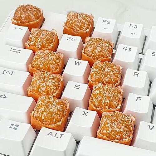 A square orange keycap (2)