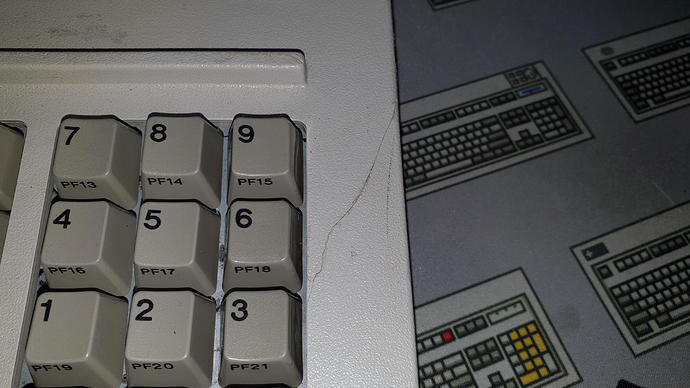 SNKB-F1985-SB4-87_20211025_right_crack