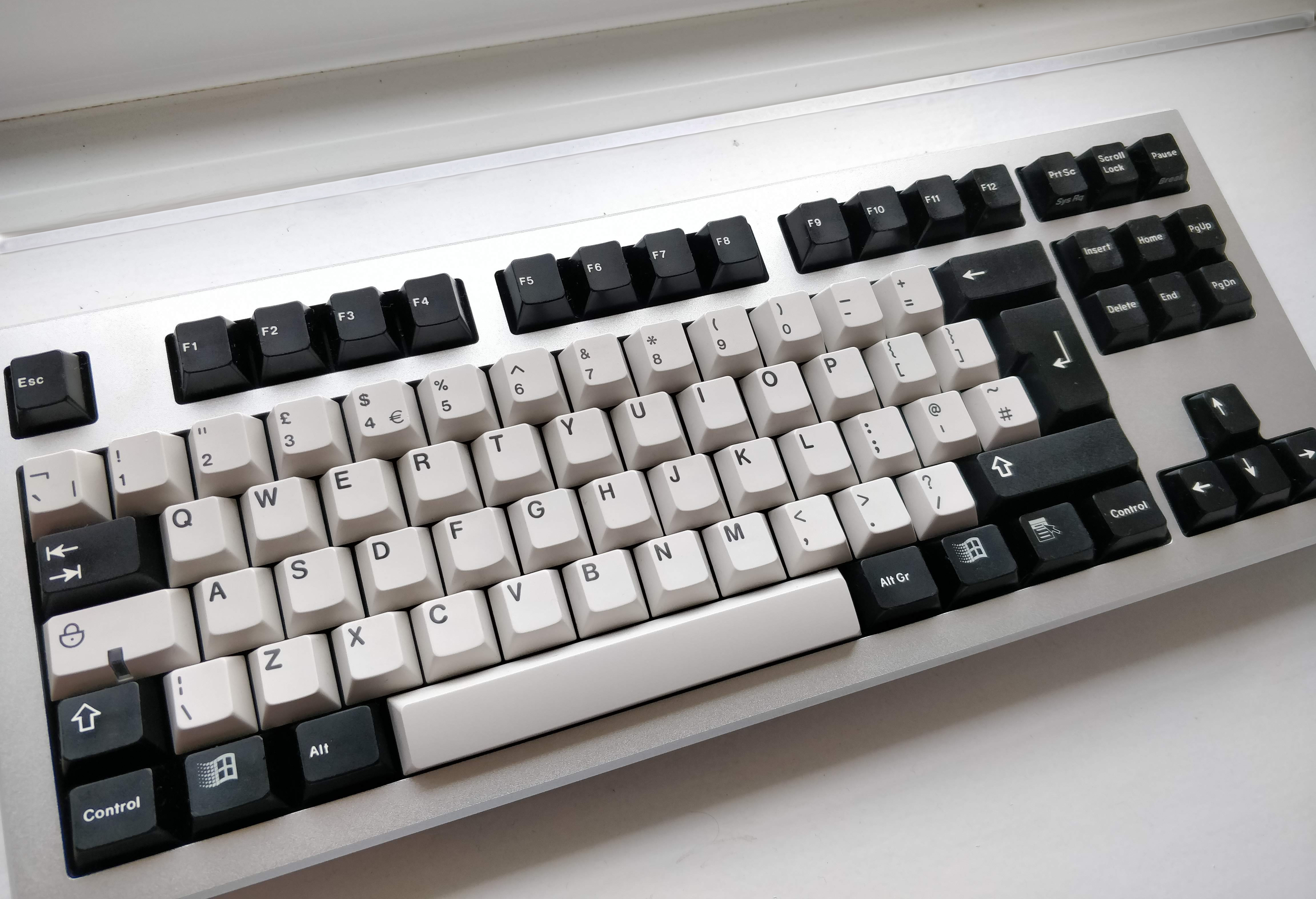 IC] GMK Monochrome - Interest checks - KeebTalk