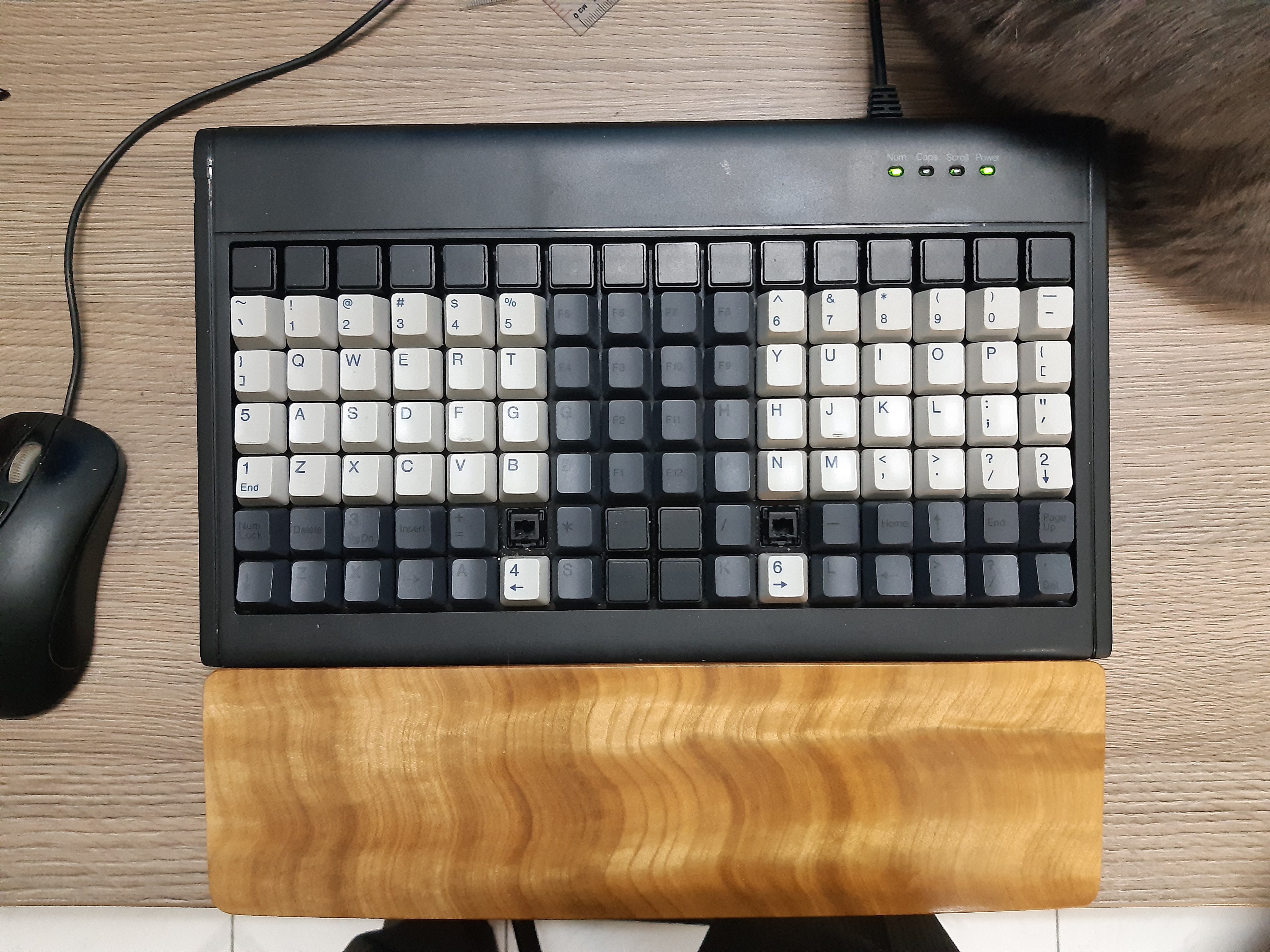 Got something that matches my keyboard. A wrist pad. r